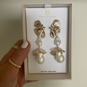 House Of Harlow 1960 Gold Pearl Leaf Drop Earrings Trendy Girly New In Box